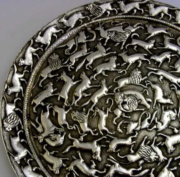 ANTIQUE 330g CEYLON SRI LANKA SOLID SILVER WILD ANIMALS TRAY SALVER c1920