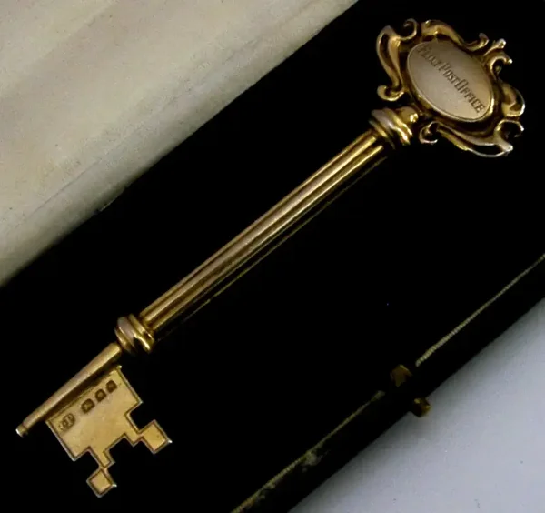 CASED STERLING SILVER GILT FLINT POST OFFICE WALES PRESENTATION KEY 1934 ANTIQUE
