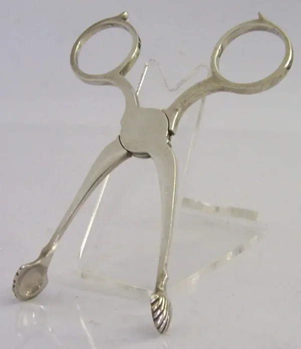 ENGLISH SOLID STERLING SILVER SUGAR TEA TONGS NIPS 1957 28g