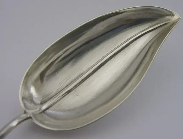 NOVELTY ART NOUVEAU STERLING SILVER LEAF CADDY SPOON c1900 AMERICAN ANTIQUE