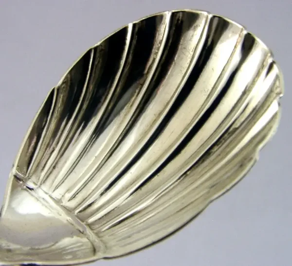 EARLY VICTORIAN STERLING SILVER SCALLOPED BOWL CADDY SPOON 1849 ANTIQUE