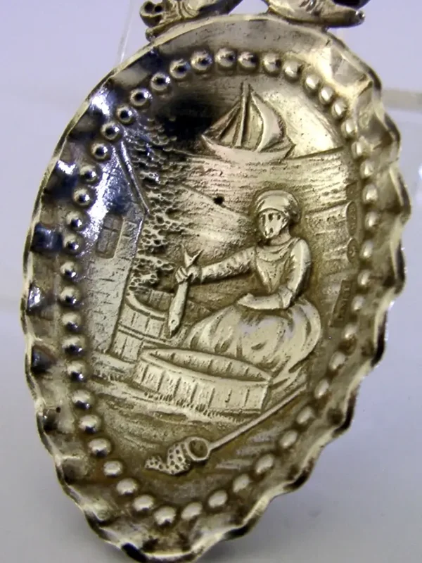 STERLING SILVER FISHMONGER CADDY SPOON CHESTER 1907 ANTIQUE