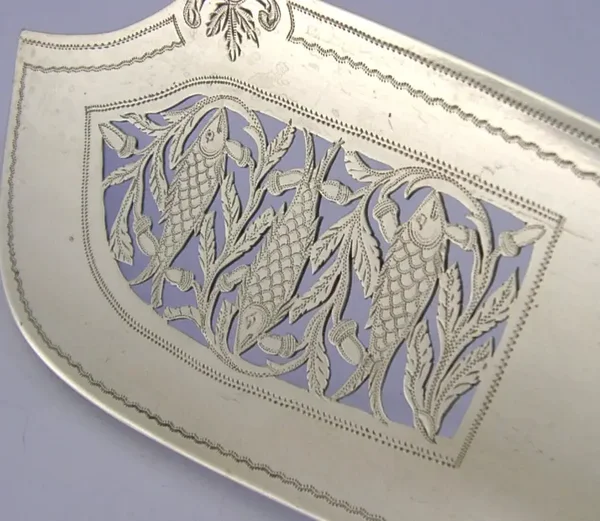 O'CONNOR FAMILY CRESTED VICTORIAN STERLING SILVER FISH SERVER 1844 ANTIQUE 134g