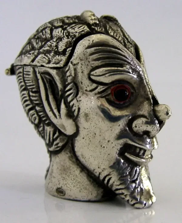 RARE ENGLISH SOLID STERLING SILVER GEM STONE EYES DEVIL VESTA CASE c1980