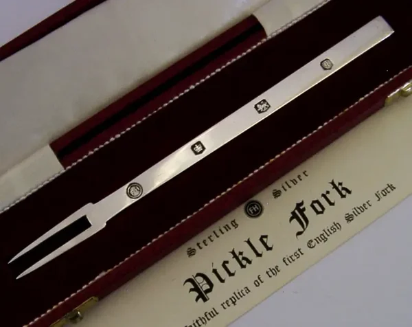 ENGLISH 1633 COPY SOLID STERLING SILVER MANNERS PICKLE FORK 1973 CASED