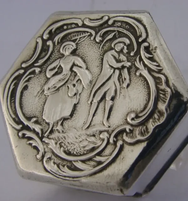 BEAUTIFUL GERMAN / FRENCH SOLID SILVER PILL TRINKET BOX c1900 ANTIQUE