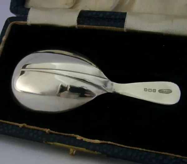 CASED ENGLISH SOLID STERLING SILVER TEA CADDY SPOON 1941 ART DECO RAT TAIL