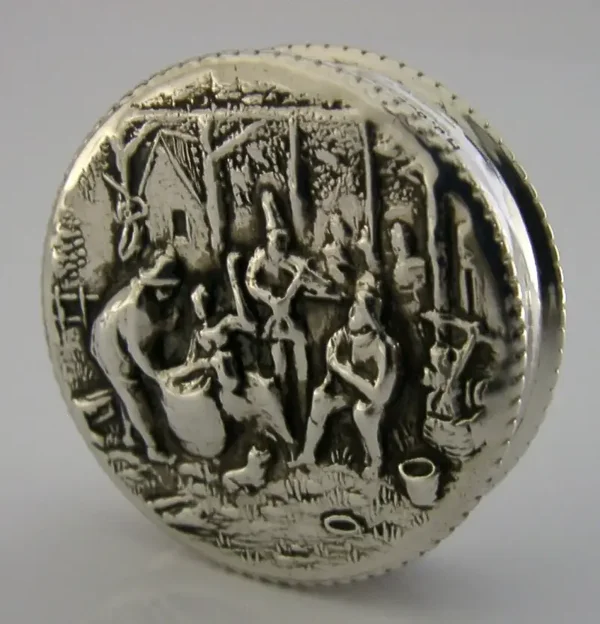 PRETTY SWEDISH 830S SOLID SILVER PILL BOX c1920-40 ANTIQUE