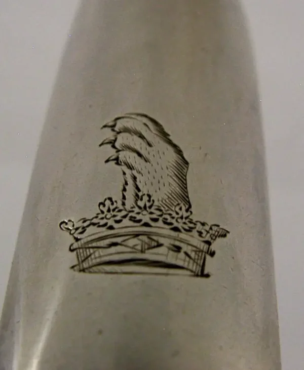 RARE GEORGIAN SOLID STERLING SILVER SAVAGE FAMILY CRESTED MARROW SCOOP 1763