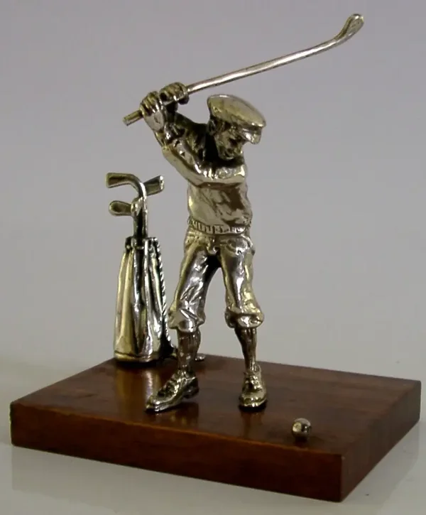HEAVY SUPERBLY MODELLED ITALIAN STERLING SILVER GOLFER DESK FIGURE c1970 GOLFING