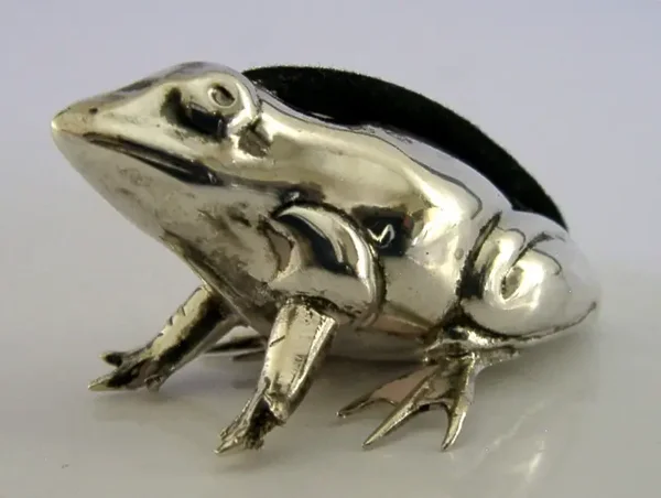 NOVELTY STERLING SILVER PIN CUSHION FROG c1950 VINTAGE NEEDLEWORK