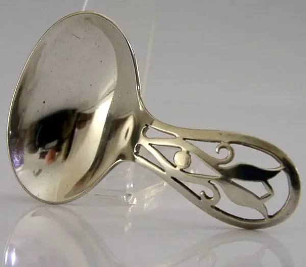ENGLISH SOLID STERLING SILVER PIERCED CADDY SPOON 1944 ART DECO