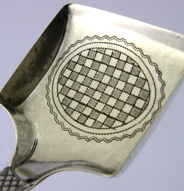 SQUARE BOWL GEORGIAN BRIGHT CUT STERLING SILVER CADDY SPOON 1809 ANTIQUE