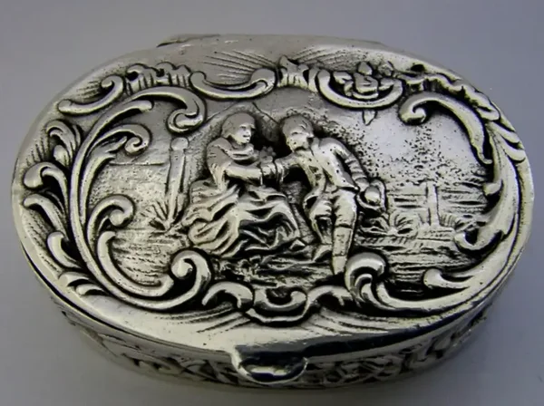 PRETTY GERMAN HANAU SOLID 800 SILVER BOX c1900 ANTIQUE