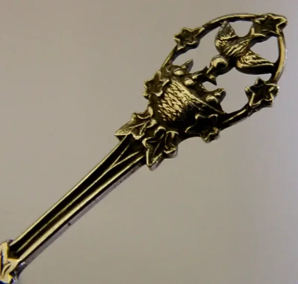 PRETTY STERLING SILVER BIRD NEST MOTHER BIRD SPOON STERLING SILVER 1910 ANTIQUE