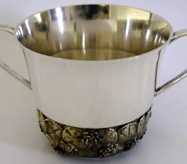 STUART DEVLIN STERLING SILVER GILT PRINCE WILLIAM CHRISTENING CUP 1982 144g