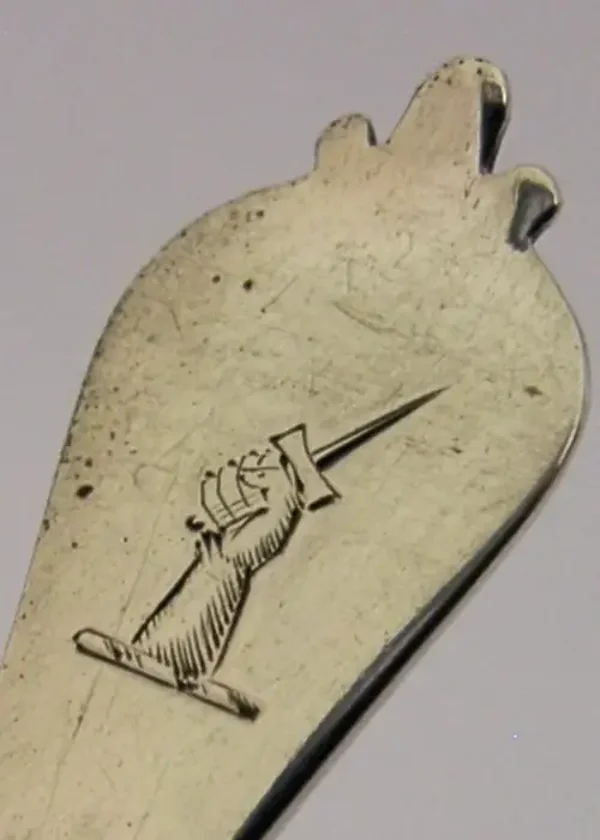 SCOTTISH STERLING SILVER BARCLAY or ALEXANDER FAMILY CRESTED SPOON 1902 ANTIQUE