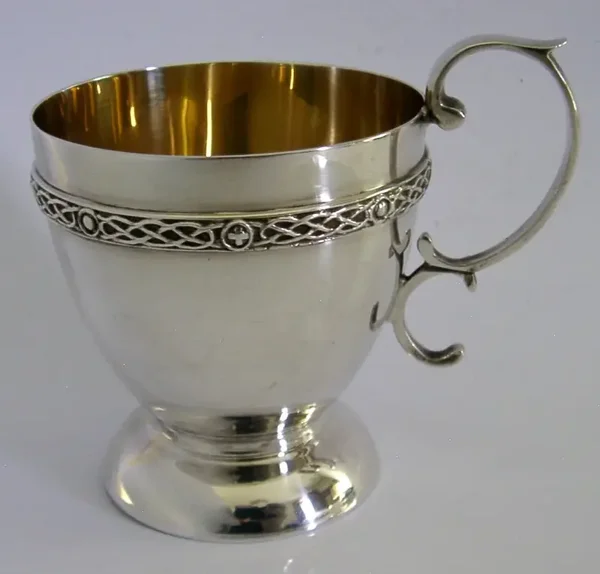 ENGLISH SOLID STERLING SILVER CELTIC CHRISTENING CUP MUG 1990 GIFT 98g