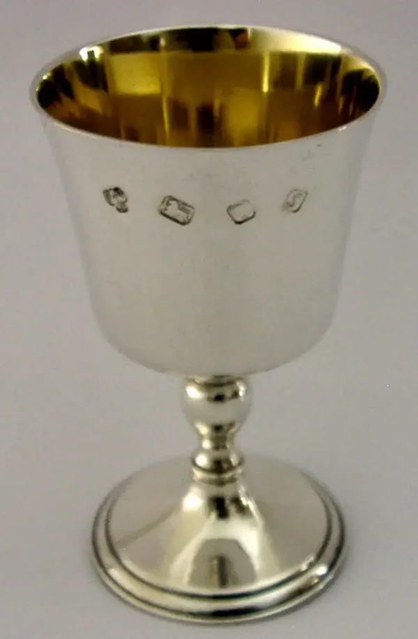 88g SUPERB MINT LITTLE SOLID STERLING SILVER GOBLET CHALICE CUP 1973 BARWARE