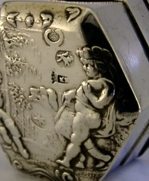 BEAUTIFUL GERMAN HANAU SOLID SILVER CHERUB BOX c1900 ANTIQUE