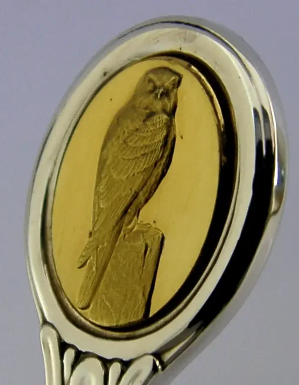 27g SOLID STERLING SILVER KESTREL SPOON LONDON 1975 BIRD ANIMAL