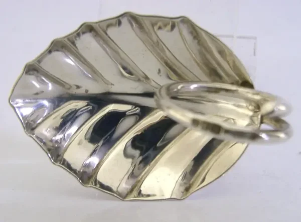 SUPERB ENGLISH SOLID STERLING SILVER LEAF CADDY SPOON 1957 GEOFFREY BELLAMY