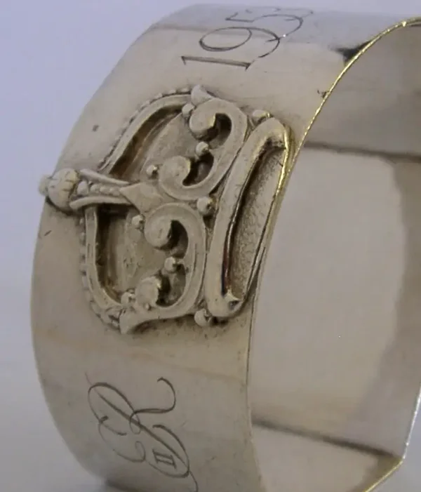 RARE R E STONE STERLING SILVER QUEEN ELIZABETH II CORONATION NAPKIN RING 1953