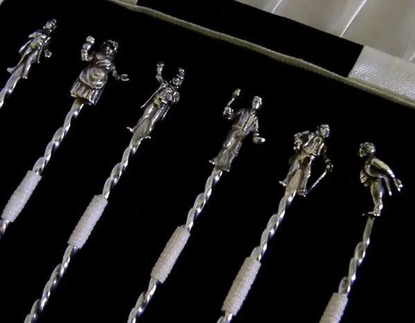 VINTAGE SET OF SIX ENGLISH STERLING SILVER DICKENS FIGURES COCKTAIL STICKS 1972