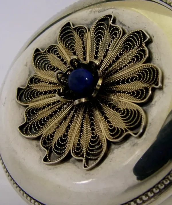 ENGLISH STERLING SILVER BLUE STONE FILIGREE FLOWER BOX 1986 LIMITED EDITION