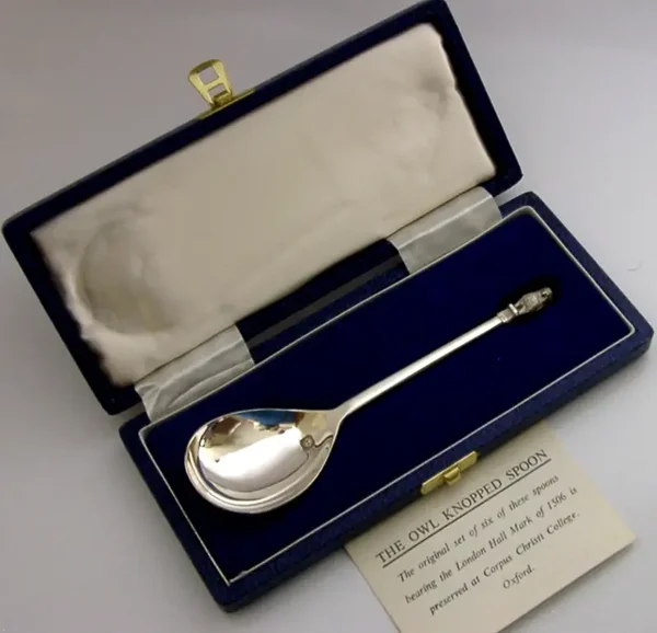 MINT ENGLISH STERLING SILVER 16th CENTURY REPLICA OWL KNOPPED SPOON 1977 CASED
