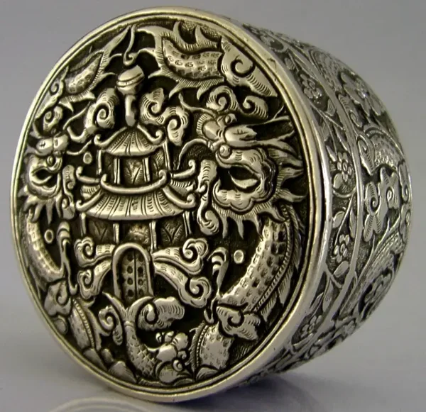 CHINESE EXPORT SOLID SILVER DRAGON BOX c1900 78g STUNNING ANTIQUE