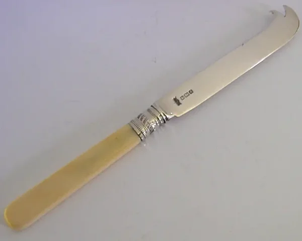 SOLID STERLING SILVER CHEESE SLICE 1908 ANTIQUE 45g