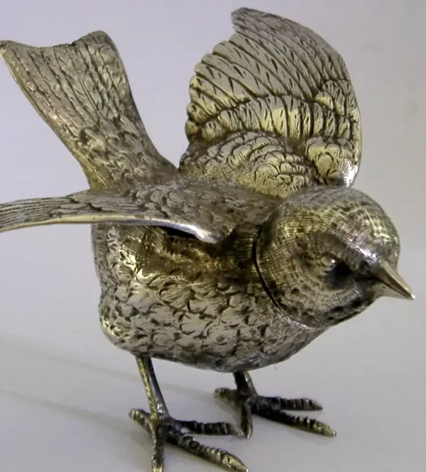 STUNNING LIFE SIZE BIRD CHICK PEPPER POT DUTCH 1933 ANTIQUE ANIMAL