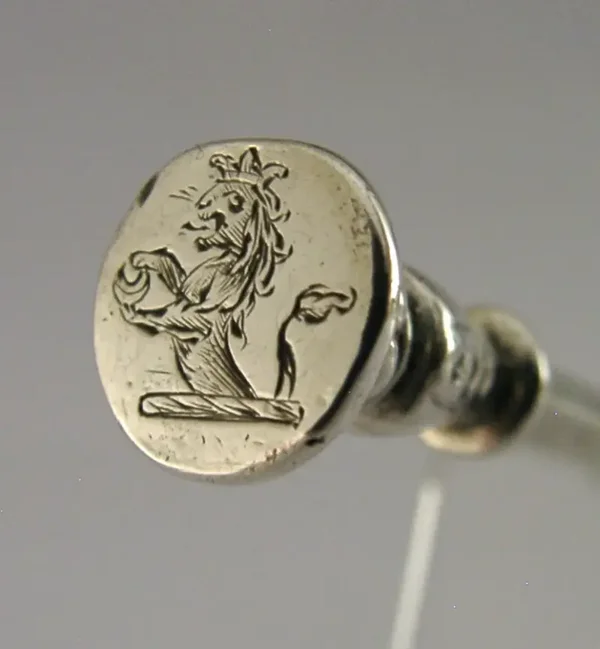 UNUSUAL ANTIQUE STERLING SILVER SEAL TOP FAMILY CRESTED FORK 1860 36g