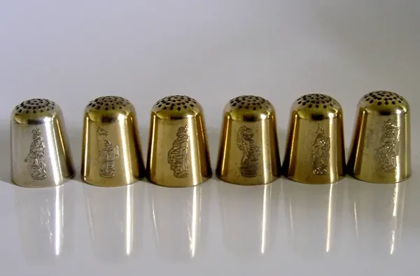 SIX HEAVY STERLING SILVER QUEENS BEASTS THIMBLES SCOTTISH 1980/81 44g NEEDLEWORK