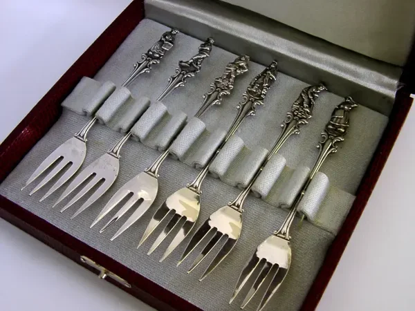 SIX CASED STERLING SILVER DUTCH CAKE PASTRY FORKS c1970 NETHERLANDS