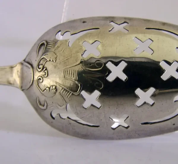 RARE FANCY BACK GEORGIAN SOLID STERLING SILVER MOTE SPOON c1760s ANTIQUE WALLIS