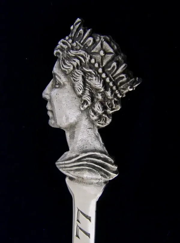 MINT STERLING SILVER QUEEN ELIZABETH SILVER JUBILEE JAM SPOON 1977 CASED