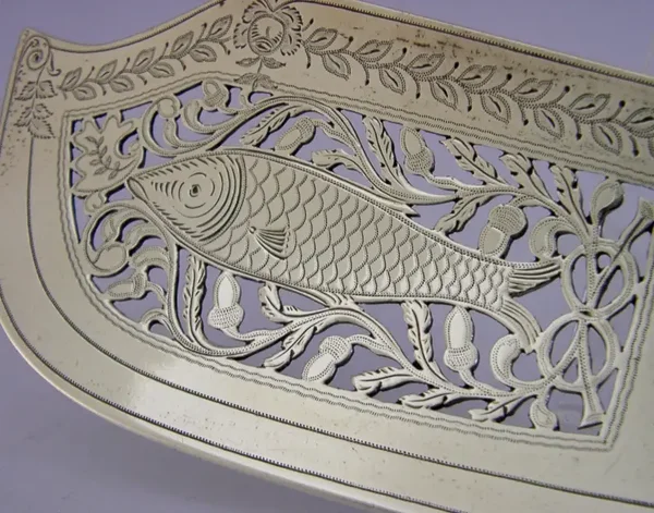 WILLIAM IV STERLING SILVER FISH FISH SERVER 1831 ANTIQUE 146g ANIMAL