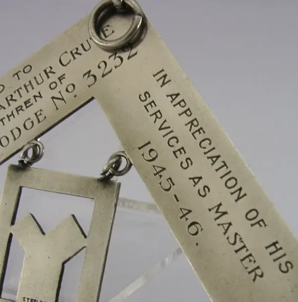 STERLING SILVER MASONIC JEWEL MASTER OLD SINJINS LODGE SURBITON SURREY 3232 64g