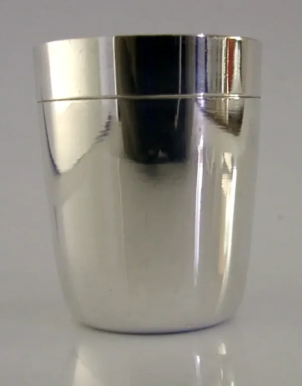 STYLISH GERMAN STERLING SILVER WHISKY TOT SHOT CUP c1950 BARWARE 28g