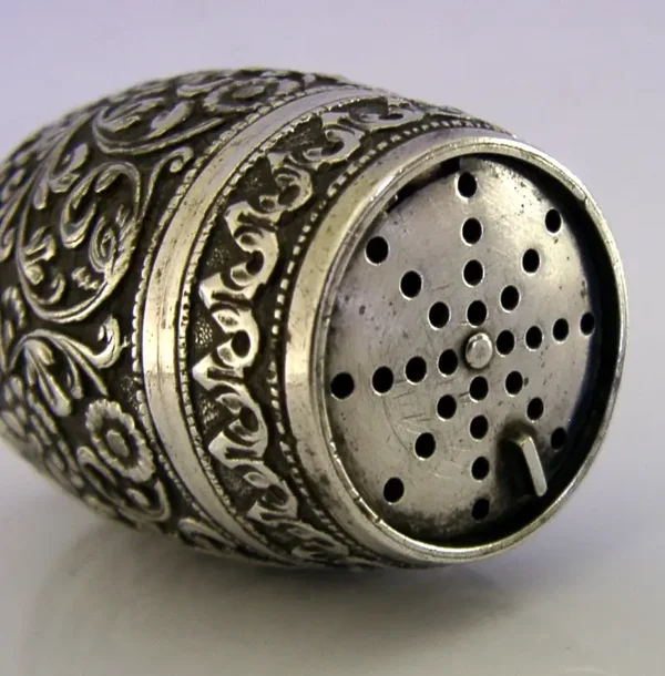 RARE INDIAN SOLID SILVER DOUBLE ENDED TRAVELLING SPICE POT c1880 ANTIQUE 80g