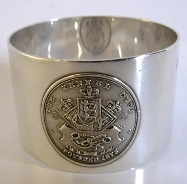 ANTIQUE STERLING SILVER KENNEL CLUB DOG NAPKIN RING 1926 29g