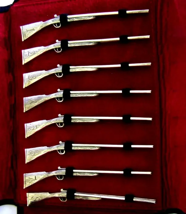 124g MINT STERLING SILVER SHOOTING PEG BUTT MARKERS 2011 SPORTING HUNTING