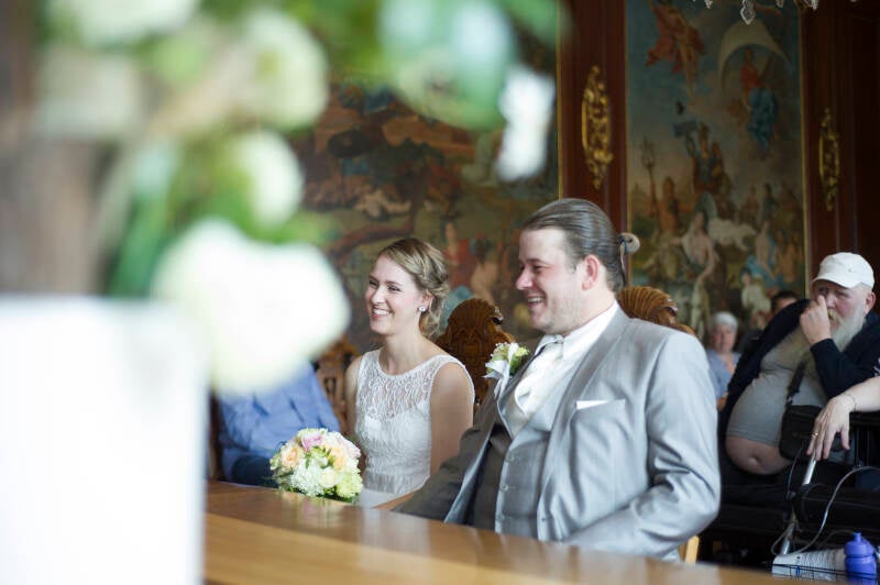 Trouwfotograaf Bruidsfotografie trouwfotografie Friesland fotograaf bruiloft Kleurrijk trouwen foto