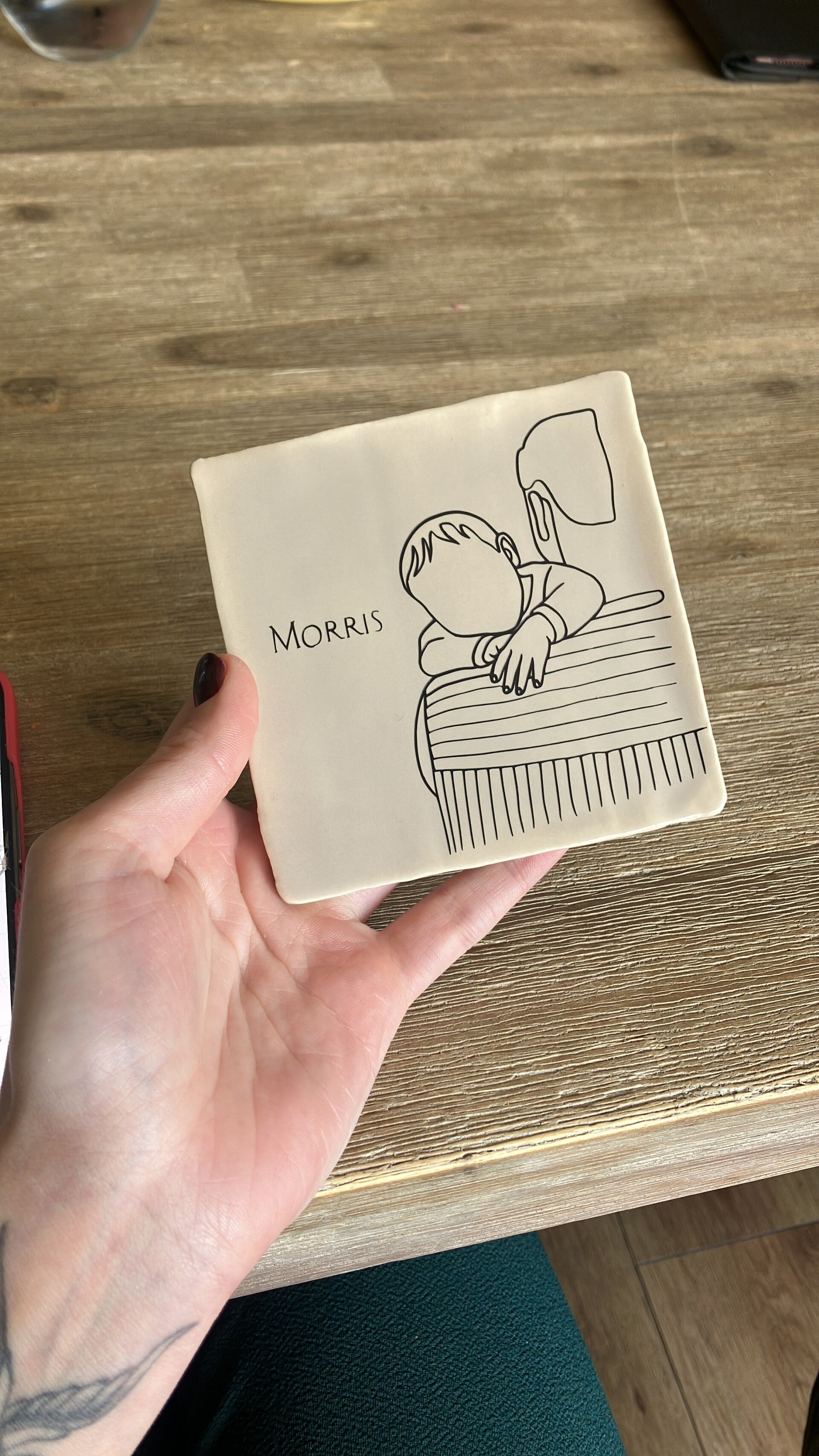 Gepersonaliseerd tegeltje met lijntekening