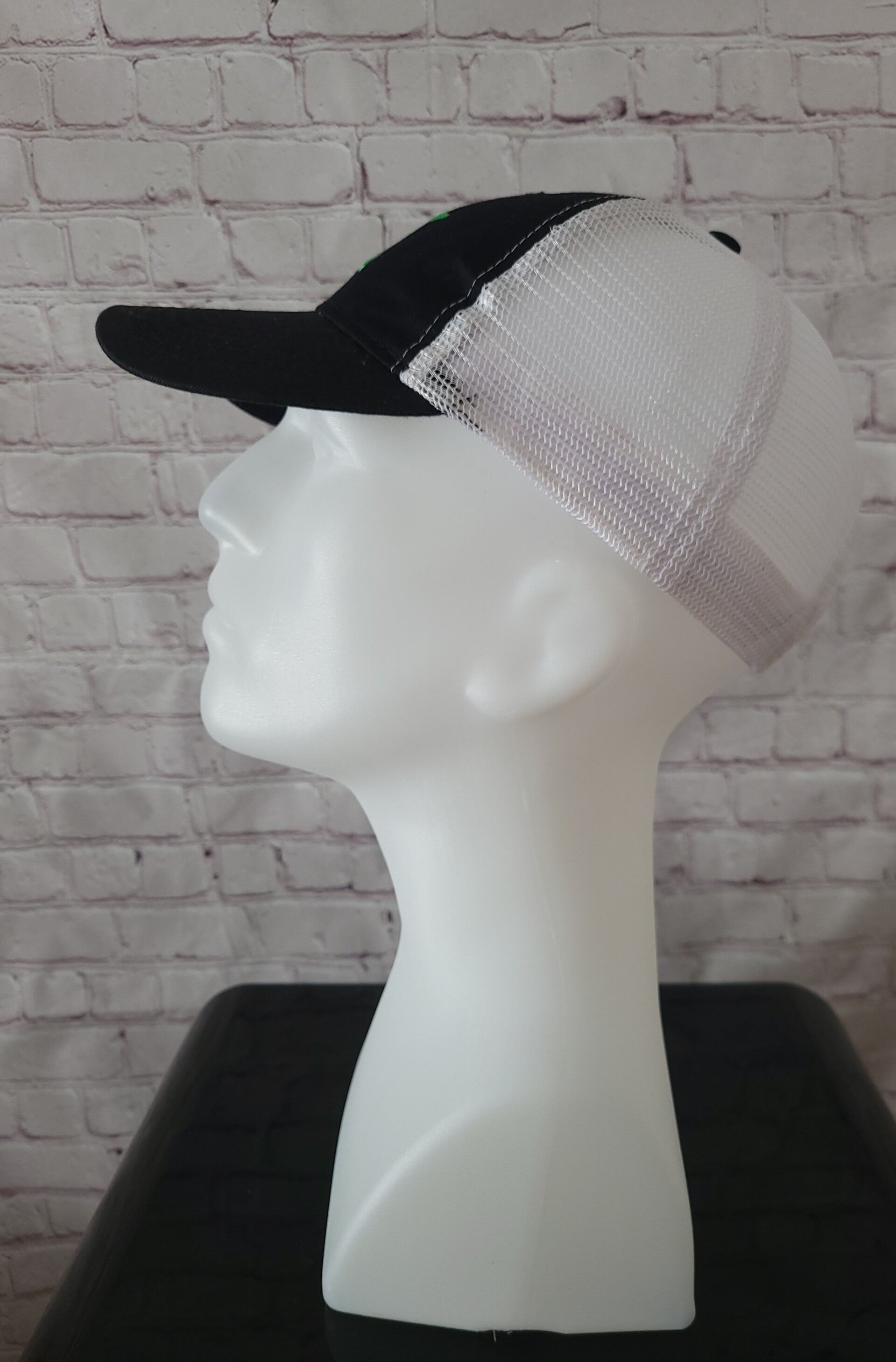 🟢 Casquette Trucker "OZ" – Style Vintage Bicolore