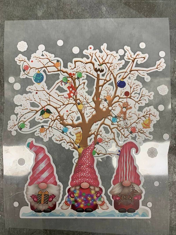 Eco solvent print Gnoom onder een boom.