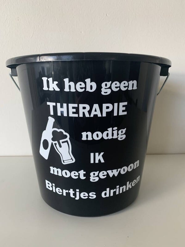 Ik heb geen therapie nodig.... Biertjes drinken emmer.