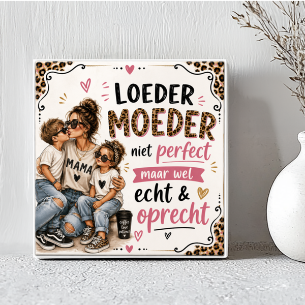 Tegel: Loeder Moeder met zoon & dochter